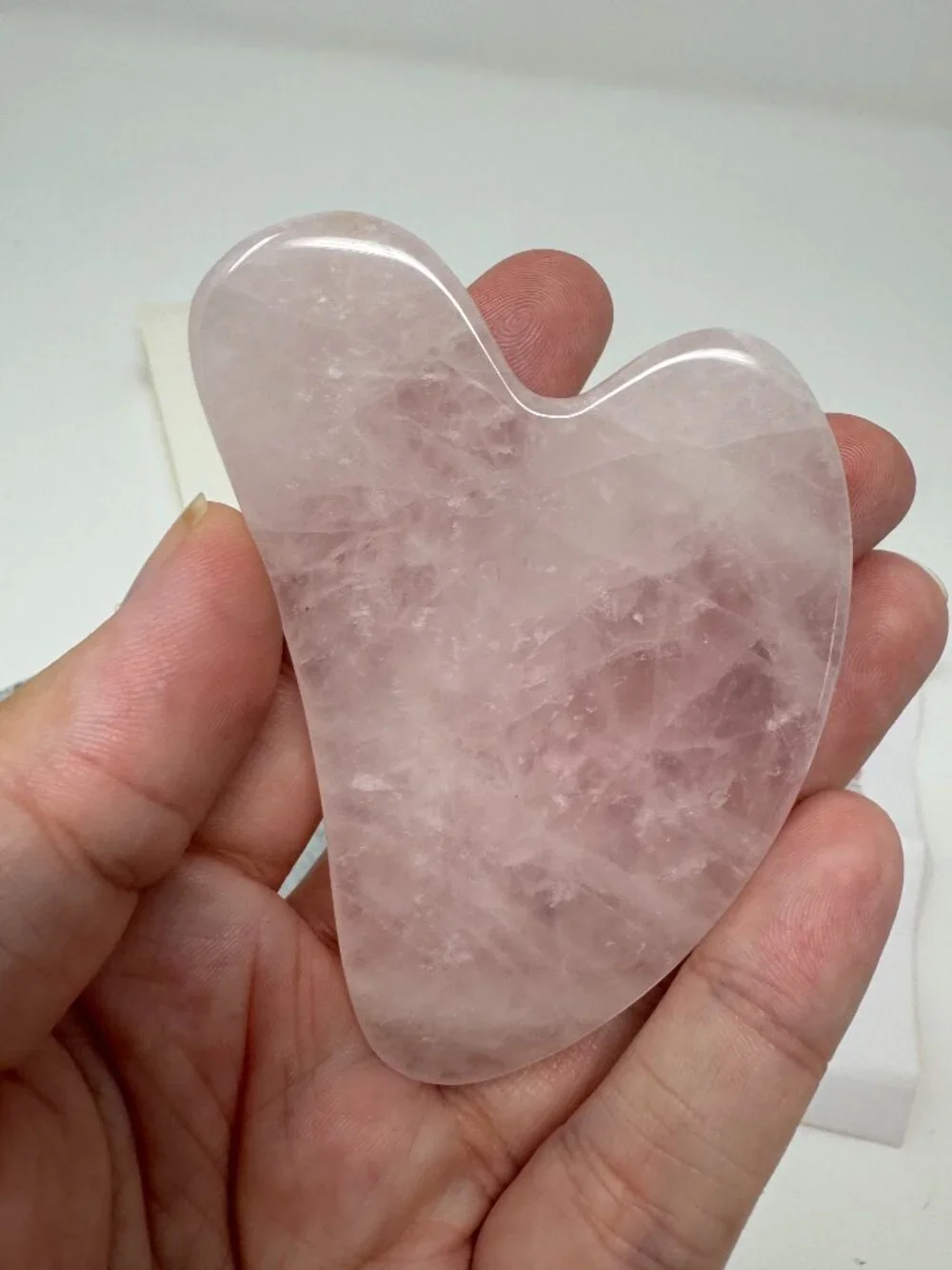 DEAYOKA Rose Quartz Gua Sha Facial Massage Tool With Pouch Box